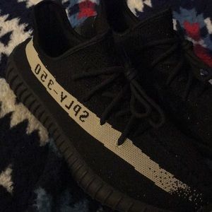 Yeezy v2 350 Oreo “replicas”